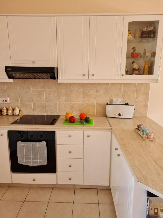 Stay Ocean Apartment Paphos Bagian luar foto