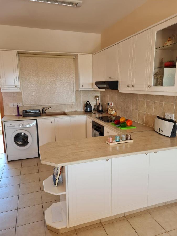 Stay Ocean Apartment Paphos Bagian luar foto